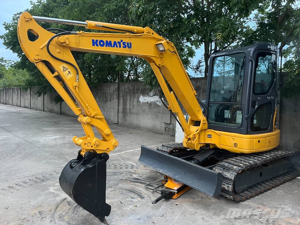 Komatsu PC50 小型挖掘机