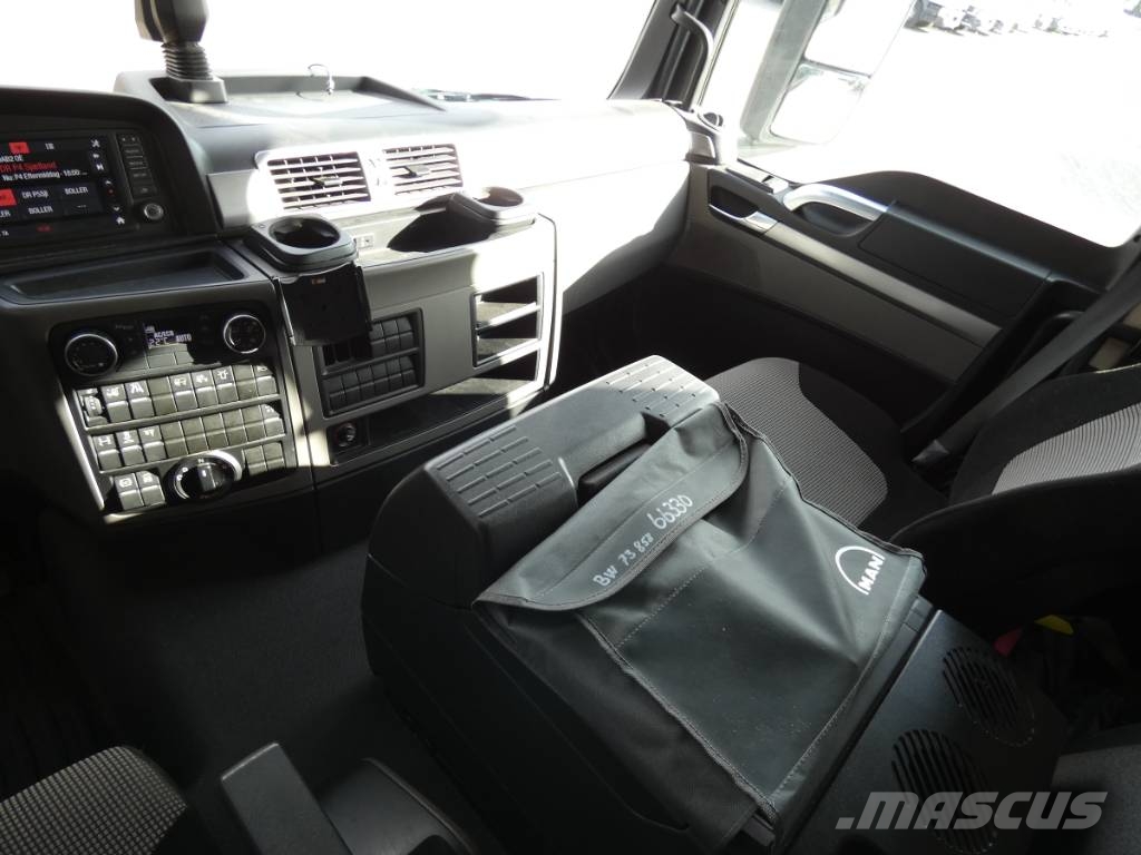 MAN TGS 35.320 Tovornjaki zabojniki