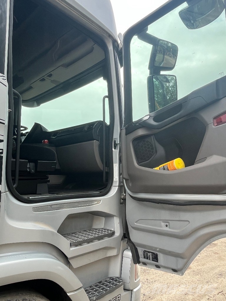 Scania R 650 A6X2 m/blokvogn Dragbilar
