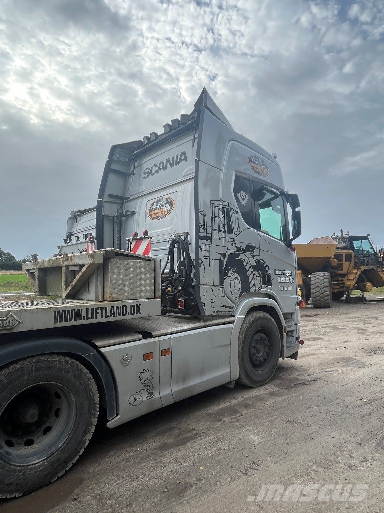 Scania R 650 A6X2 m/blokvogn Dragbilar