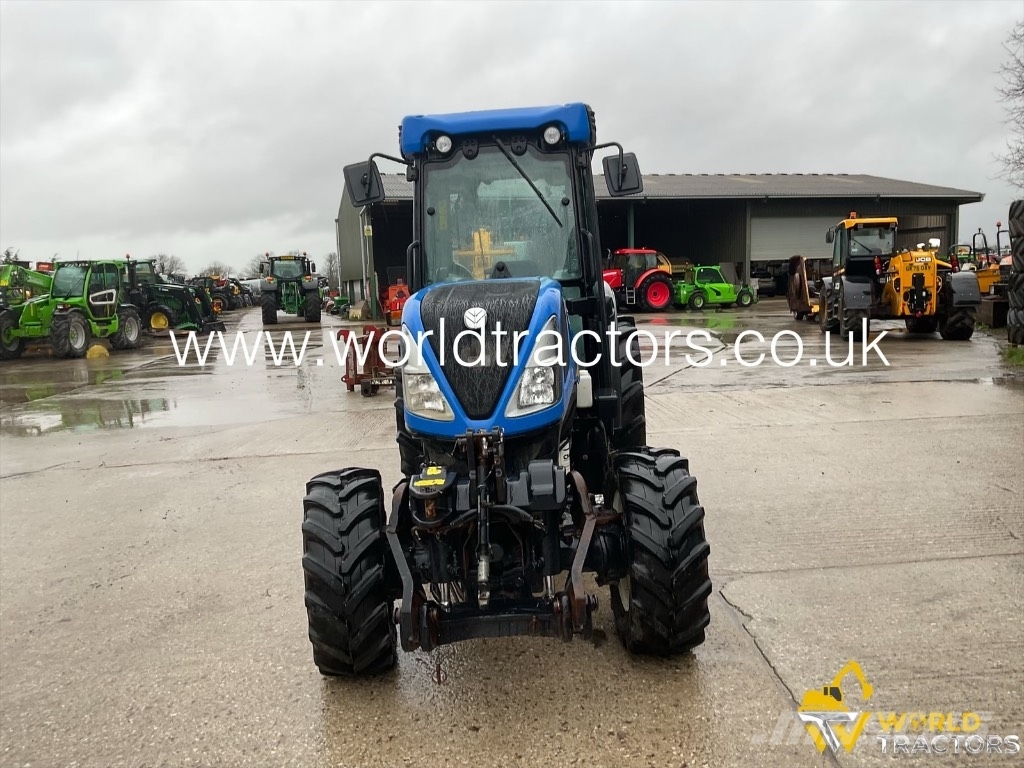New Holland T 4.100 트랙터