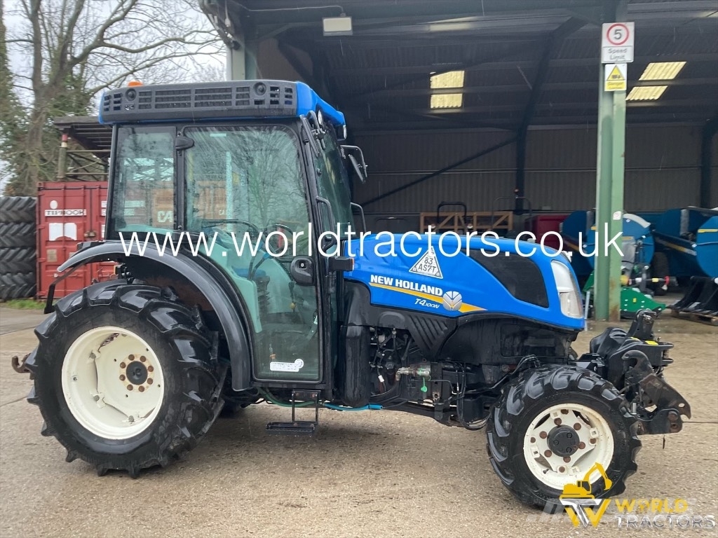 New Holland T 4.100 트랙터
