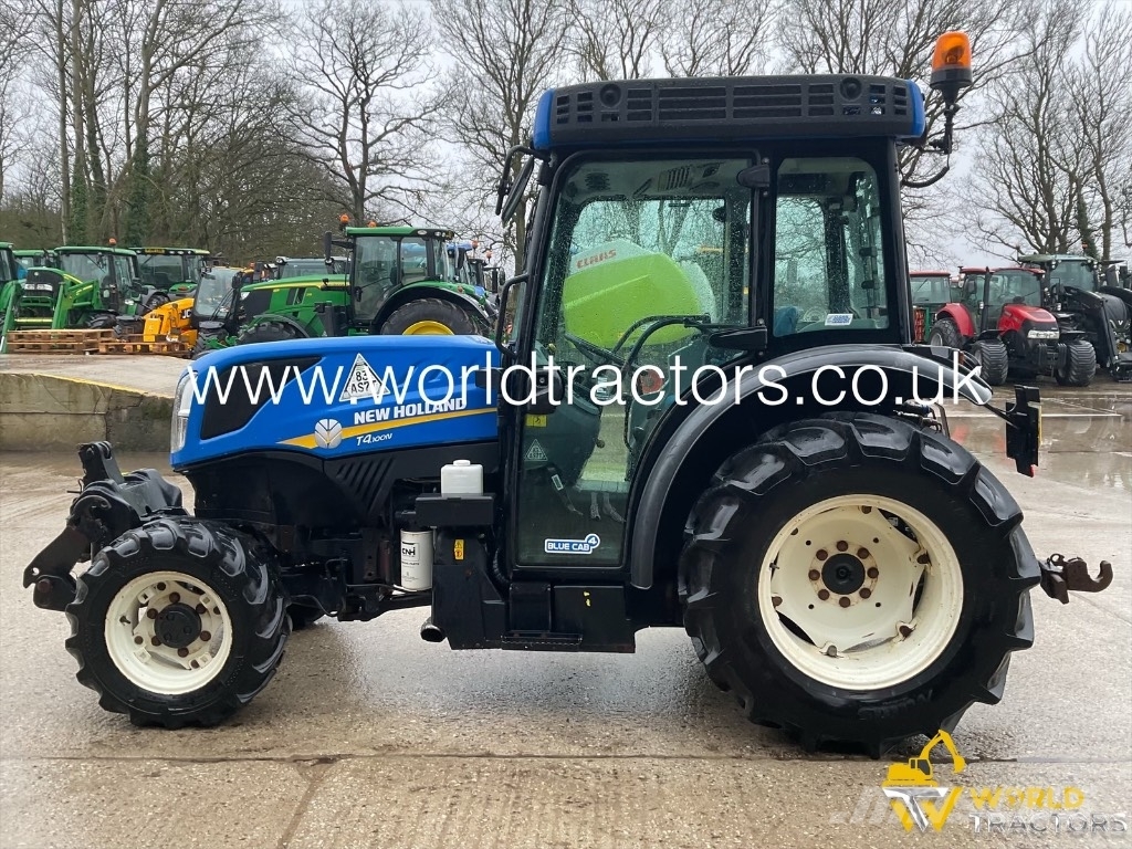New Holland T 4.100 트랙터