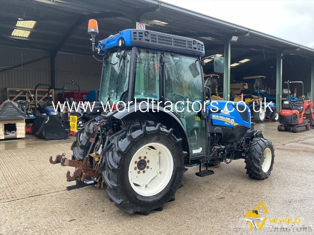 New Holland T 4.100 트랙터