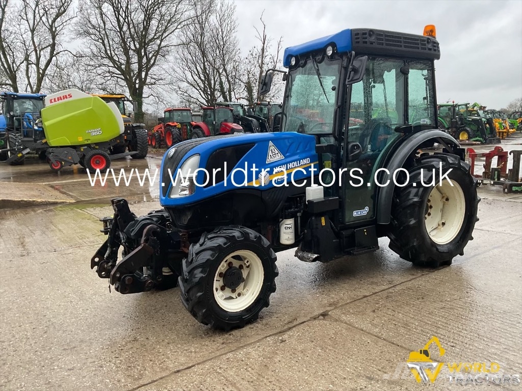New Holland T 4.100 트랙터