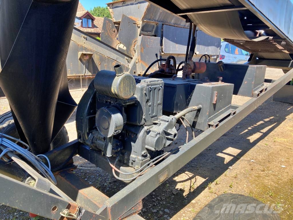 Finlay 524 Stockpiling Conveyor コンベアー