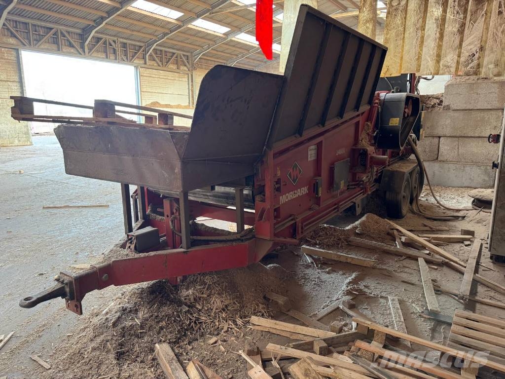 Morbark 2400XE Woodhog آلات تمزيق المخلفات