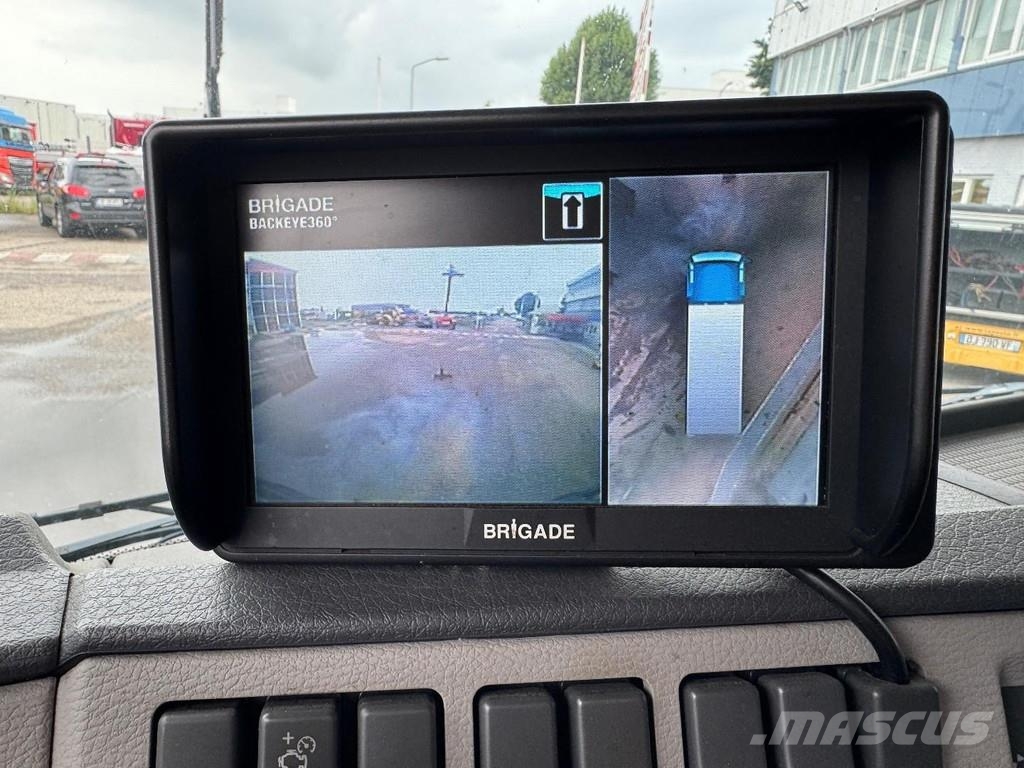 Volvo FL 250 4X2 EURO 6 + 360° CAMERA + DHOLLANDIA LIFT Camiones con caja de remolque