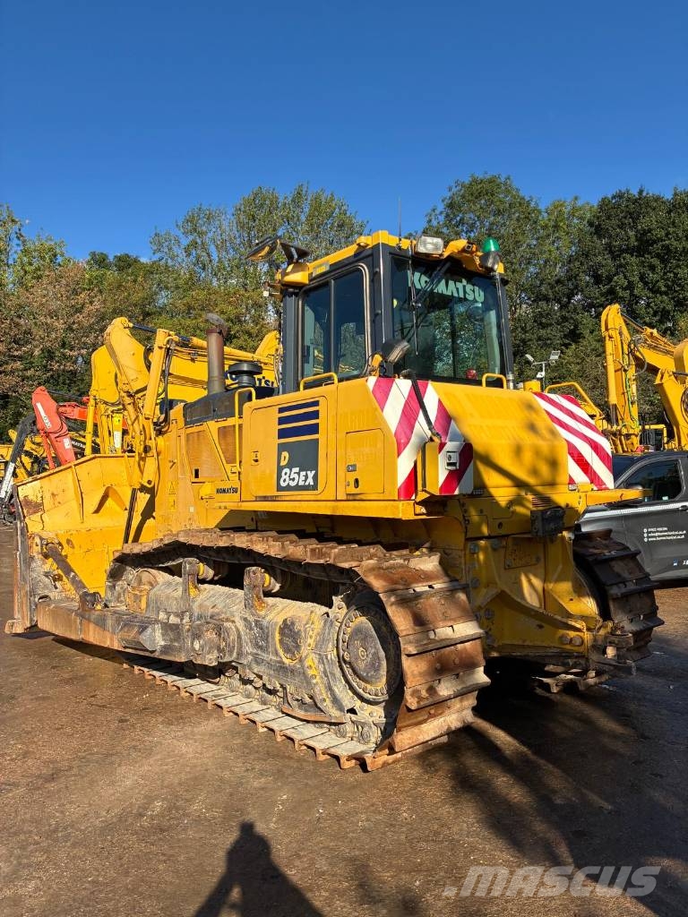 Komatsu D85EX-18 Гусеничные бульдозеры