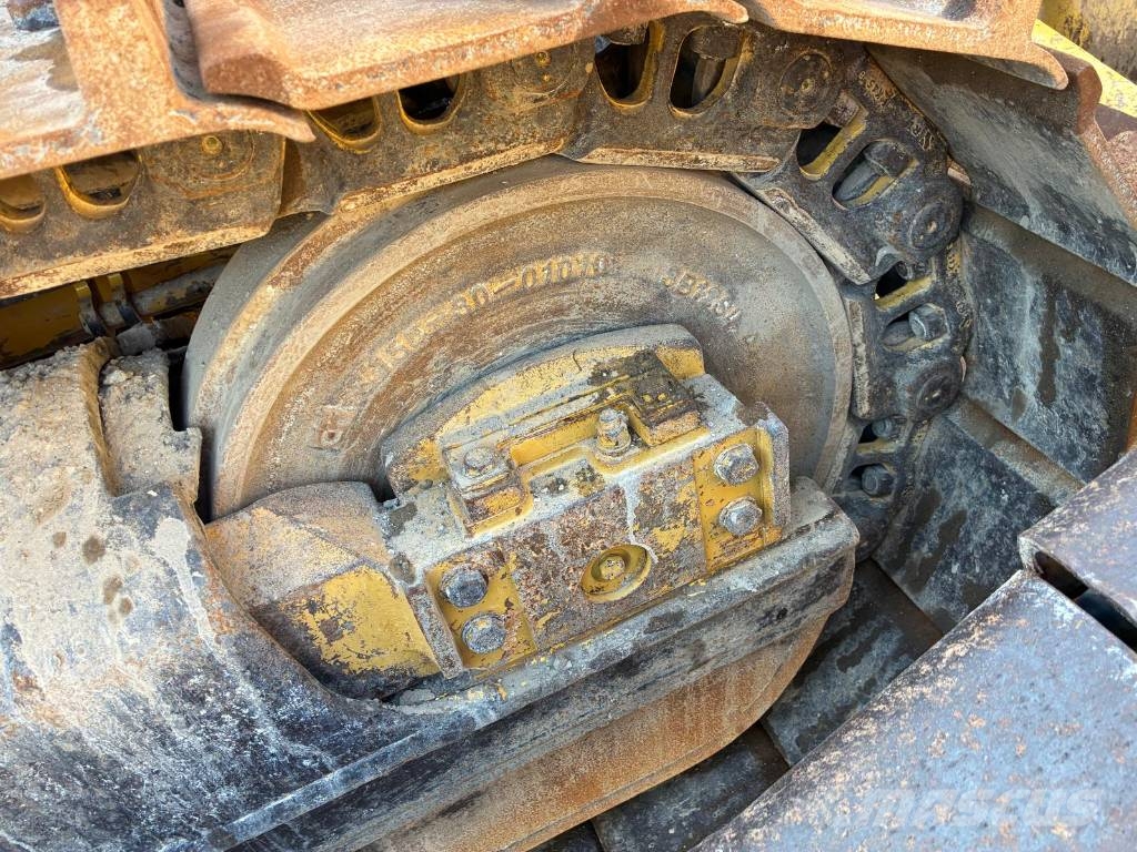 Komatsu D85EX-18 Гусеничные бульдозеры