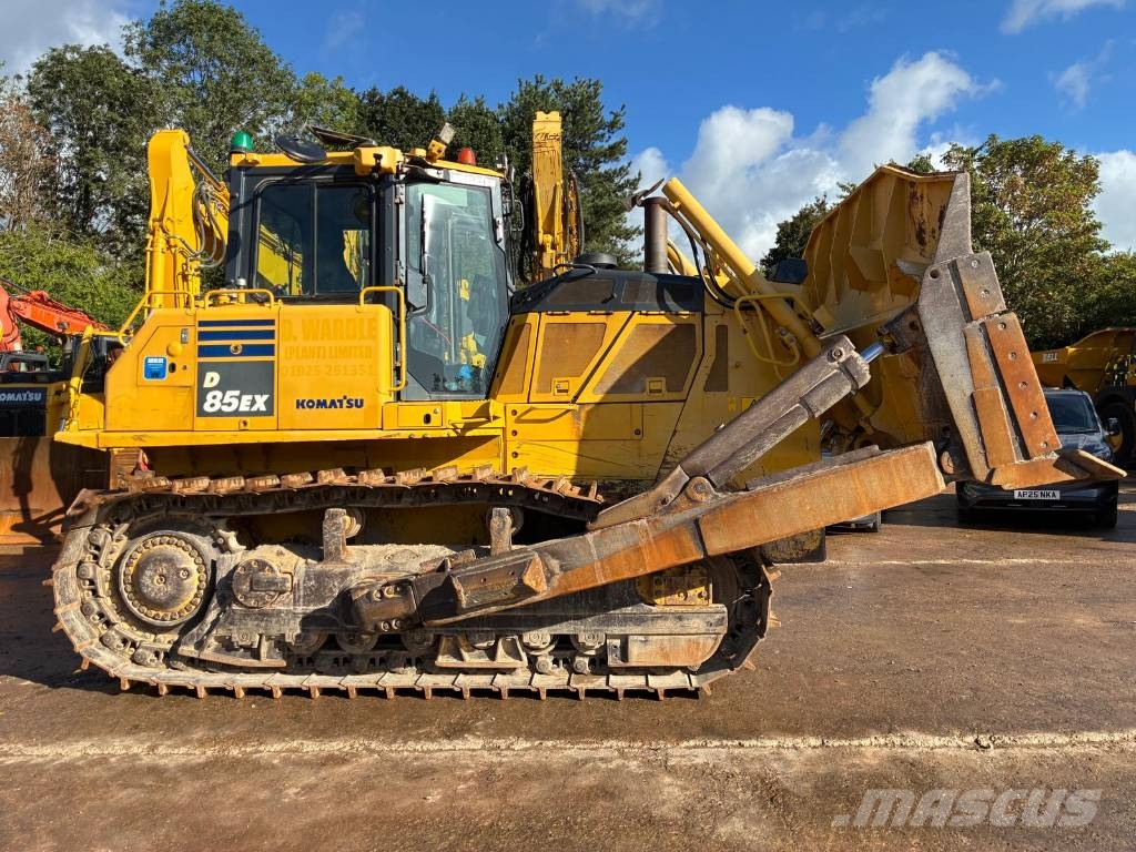 Komatsu D85EX-18 Гусеничные бульдозеры