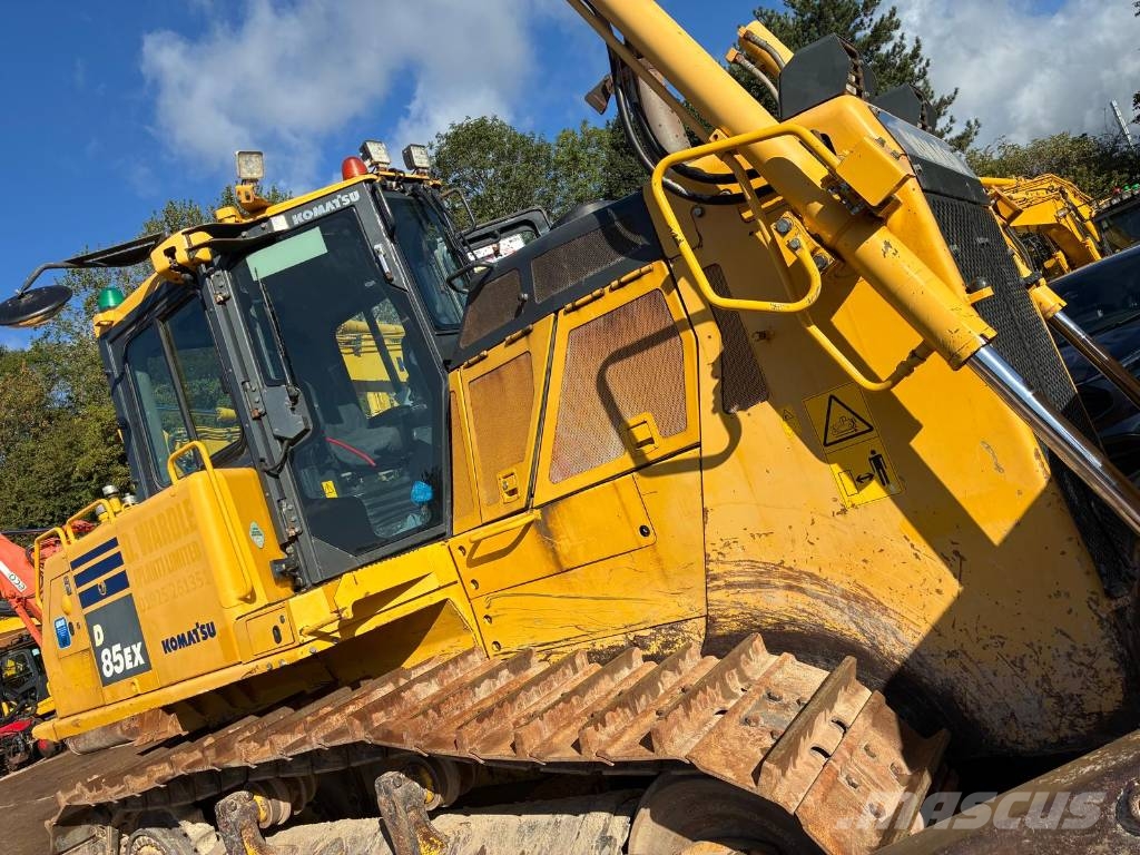 Komatsu D85EX-18 Гусеничные бульдозеры