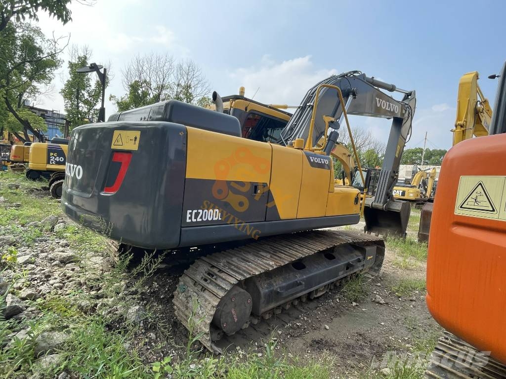 Volvo EC 200 D Roomikekskavaatorid