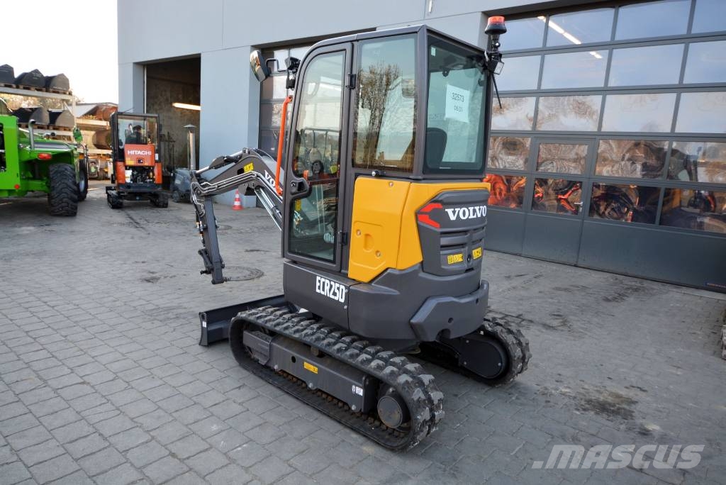 Volvo ECR 25 D Mini ekskavatörler, 7 tona dek