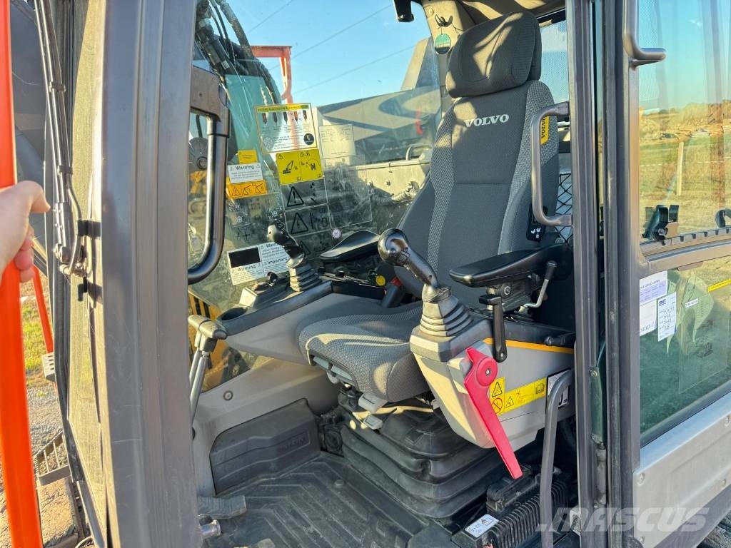 Volvo ECR145EL Гусеничні екскаватори