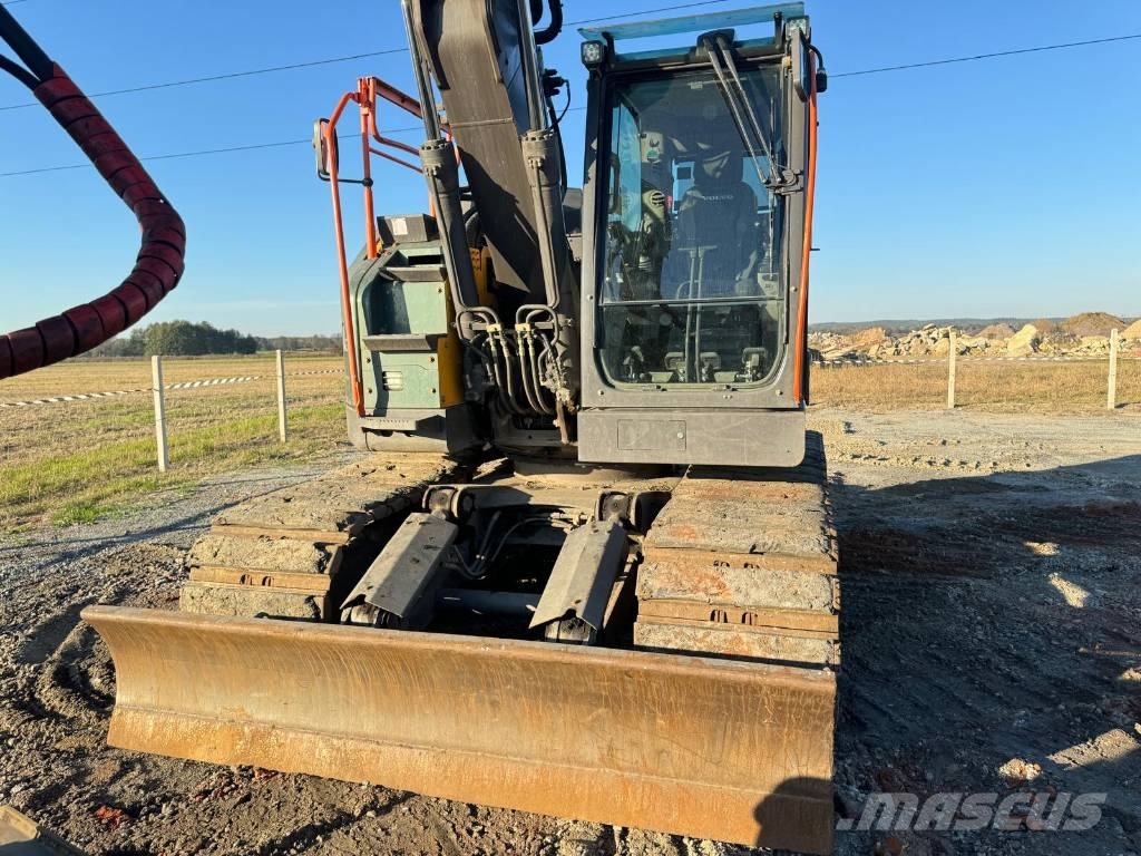 Volvo ECR145EL Гусеничні екскаватори