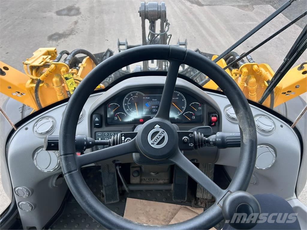 Volvo L70H LONG BOOM, STAGE 5, VÄHÄN AJETTU Cargadoras sobre ruedas