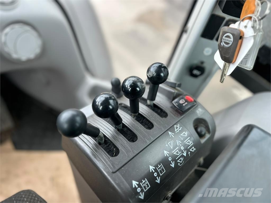 Volvo L70H LONG BOOM, STAGE 5, VÄHÄN AJETTU Cargadoras sobre ruedas