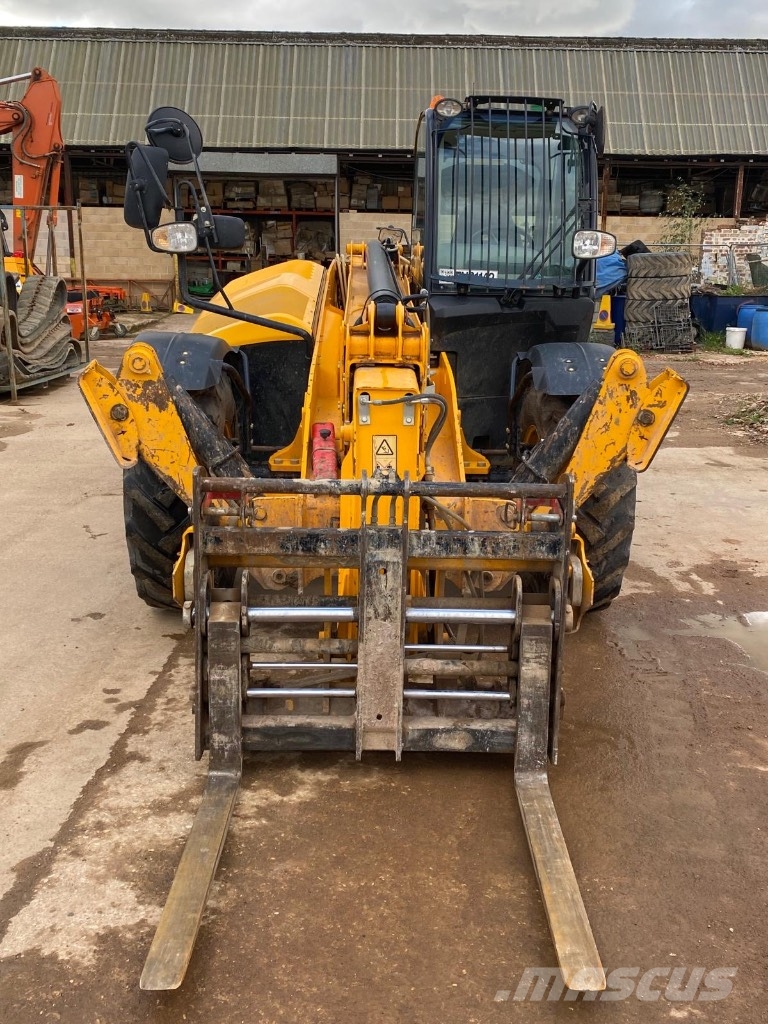 JCB 535-125 Teleszkópos rakodók