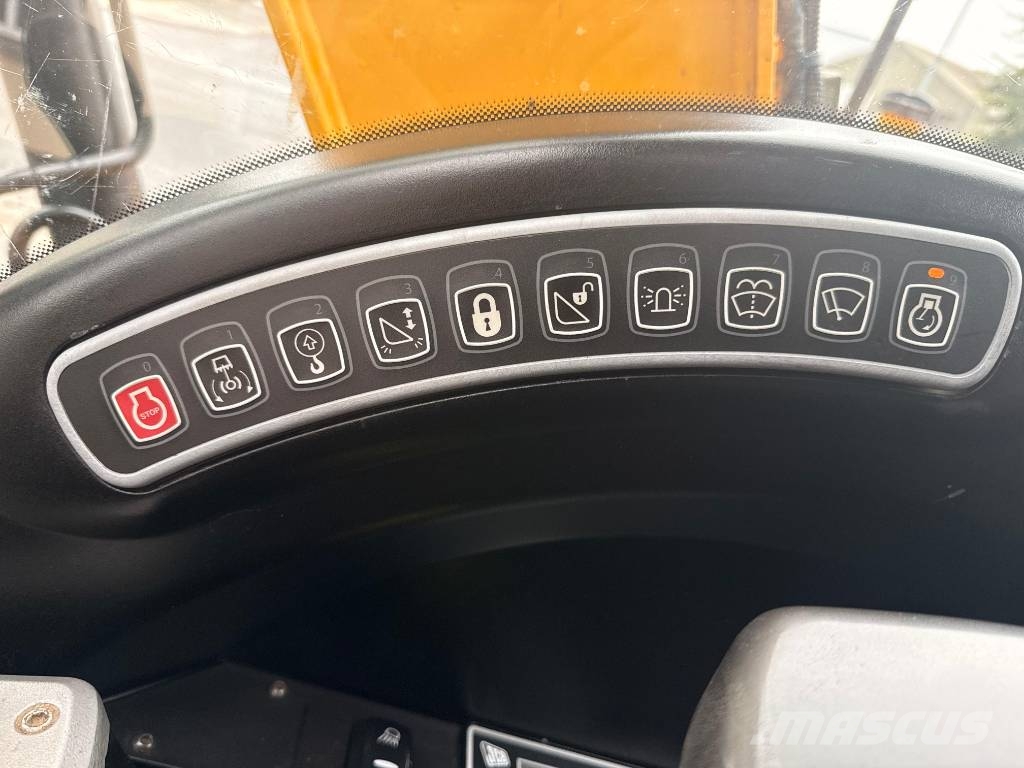 JCB JS 145 LC حفارات زحافة