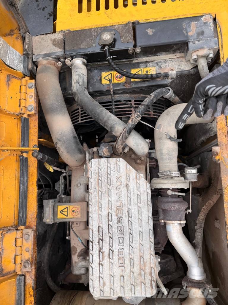 JCB JS 145 LC حفارات زحافة