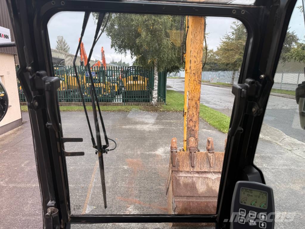 JCB JS 145 LC حفارات زحافة