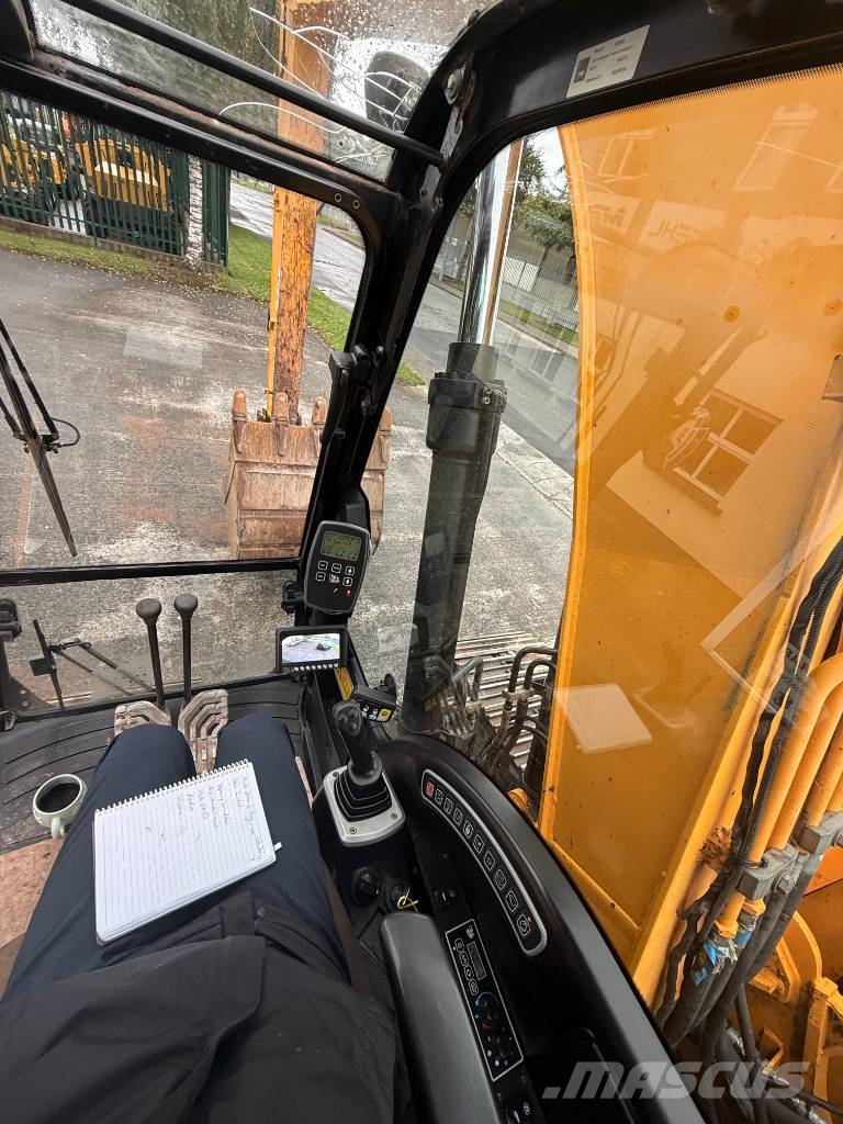 JCB JS 145 LC حفارات زحافة