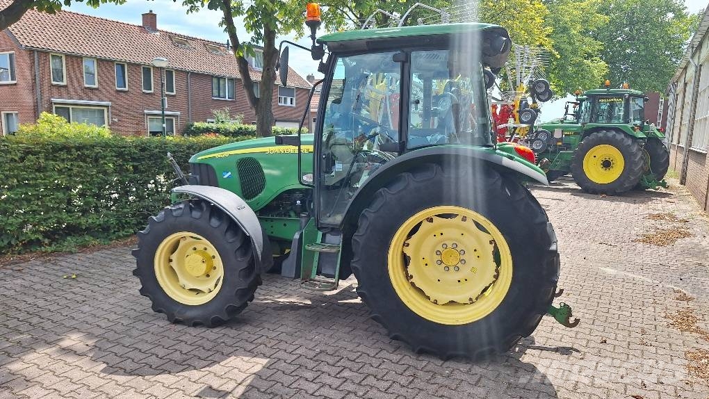 John Deere 5620 Traktorji