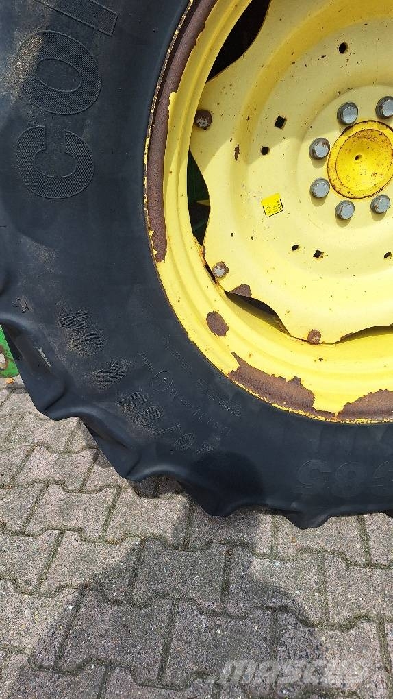 John Deere 5620 Traktorji