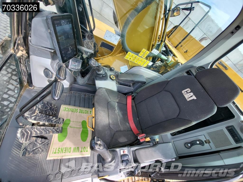 CAT 320 07C حفارات زحافة