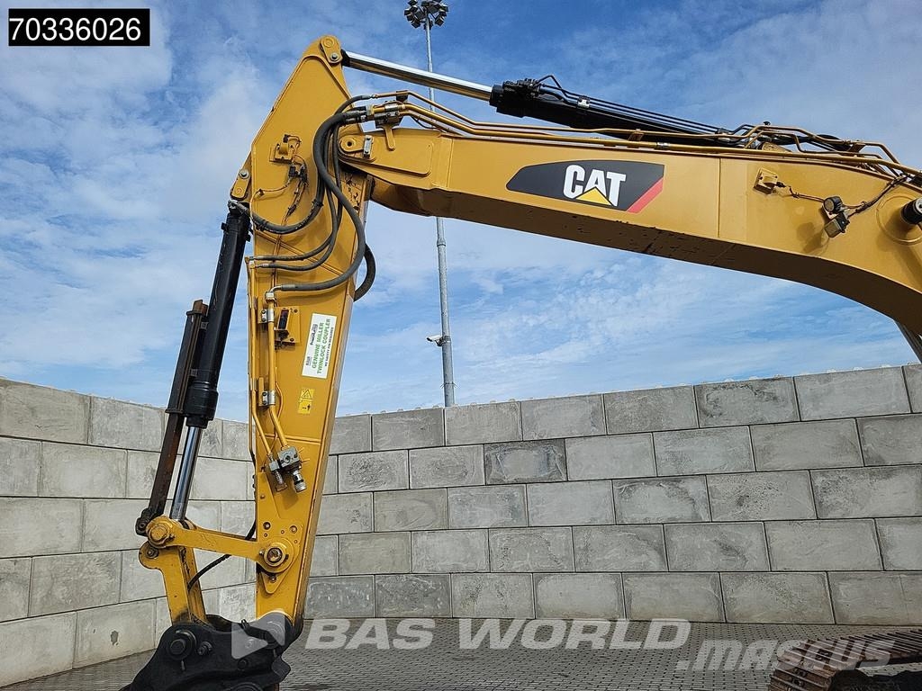CAT 320 07C حفارات زحافة
