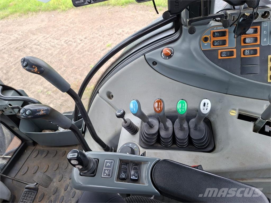 Valtra T193 트랙터