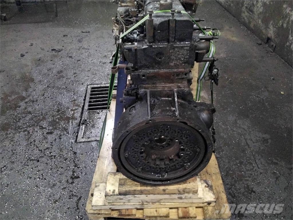 Sisu Komatsu 895 Used/Beg Moottorit