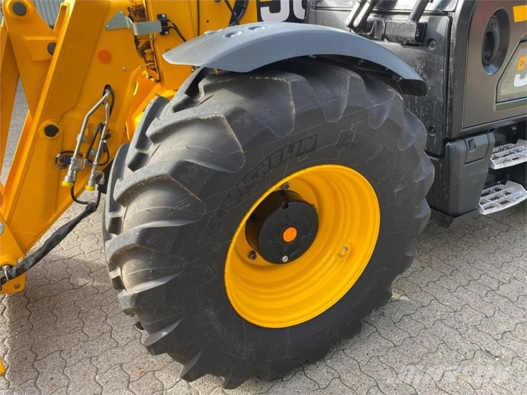 JCB 542-70 AGRI-SUPER Poljoprivredni teleskopski utovarivači