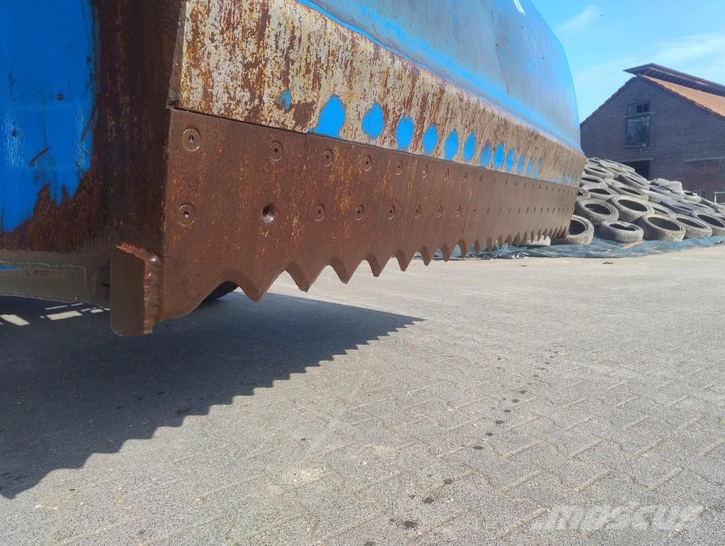 AP Np2200Db kuilsnijbak kuilhapper Other livestock machinery and accessories