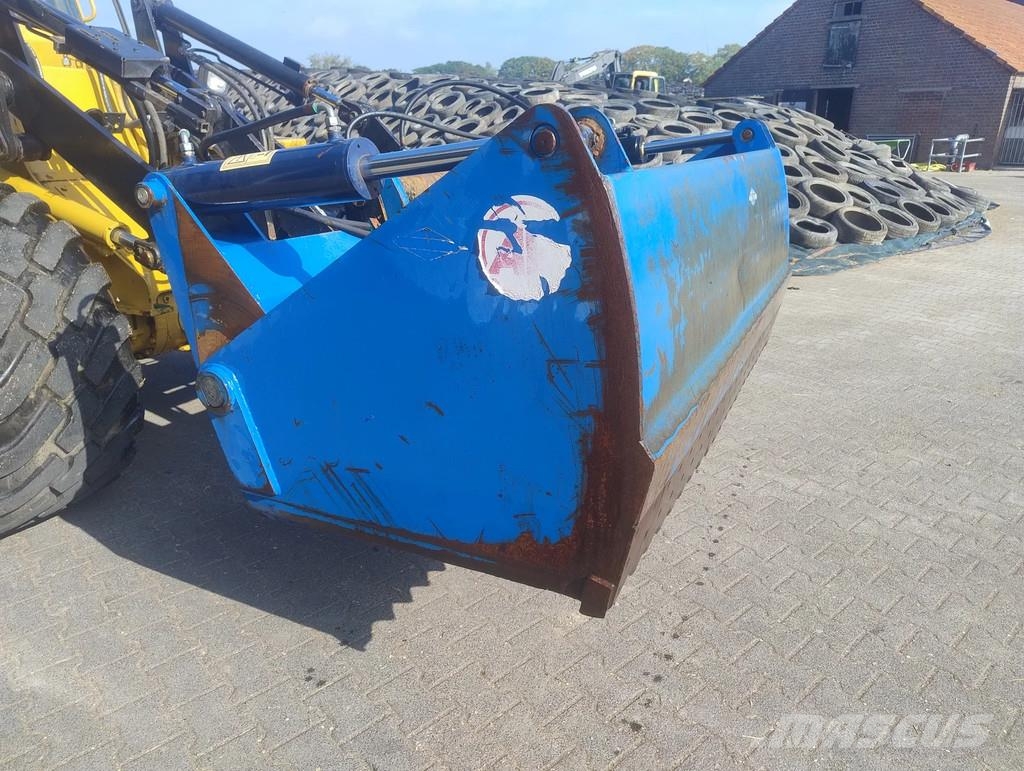 AP Np2200Db kuilsnijbak kuilhapper Other livestock machinery and accessories