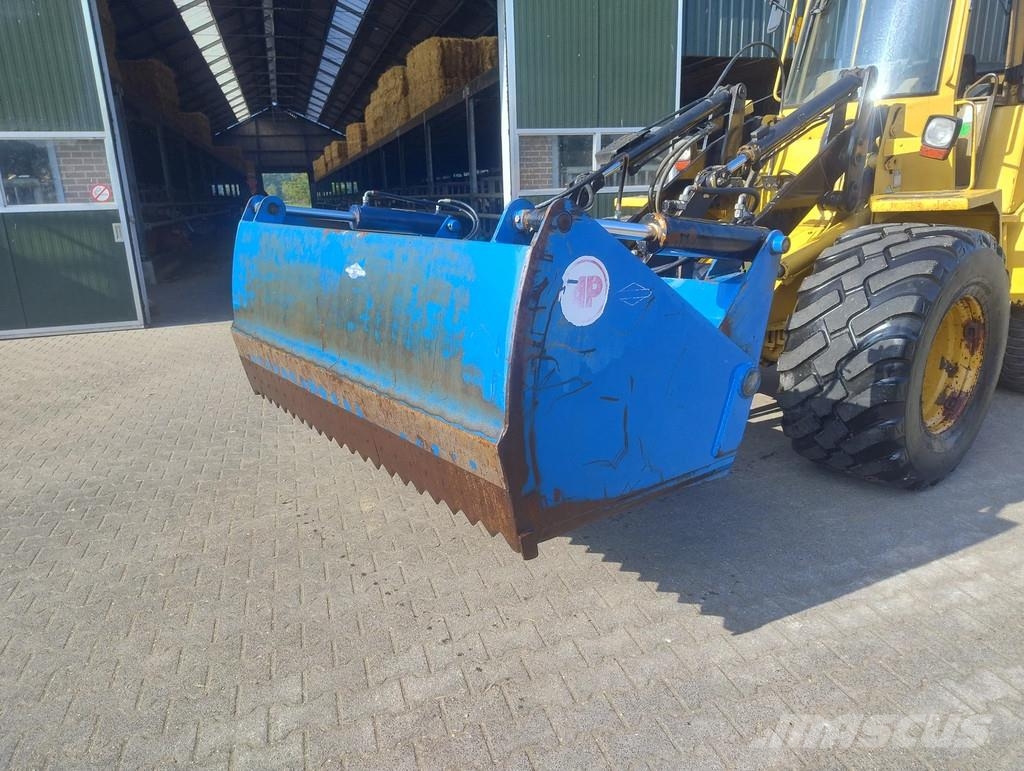 AP Np2200Db kuilsnijbak kuilhapper Other livestock machinery and accessories