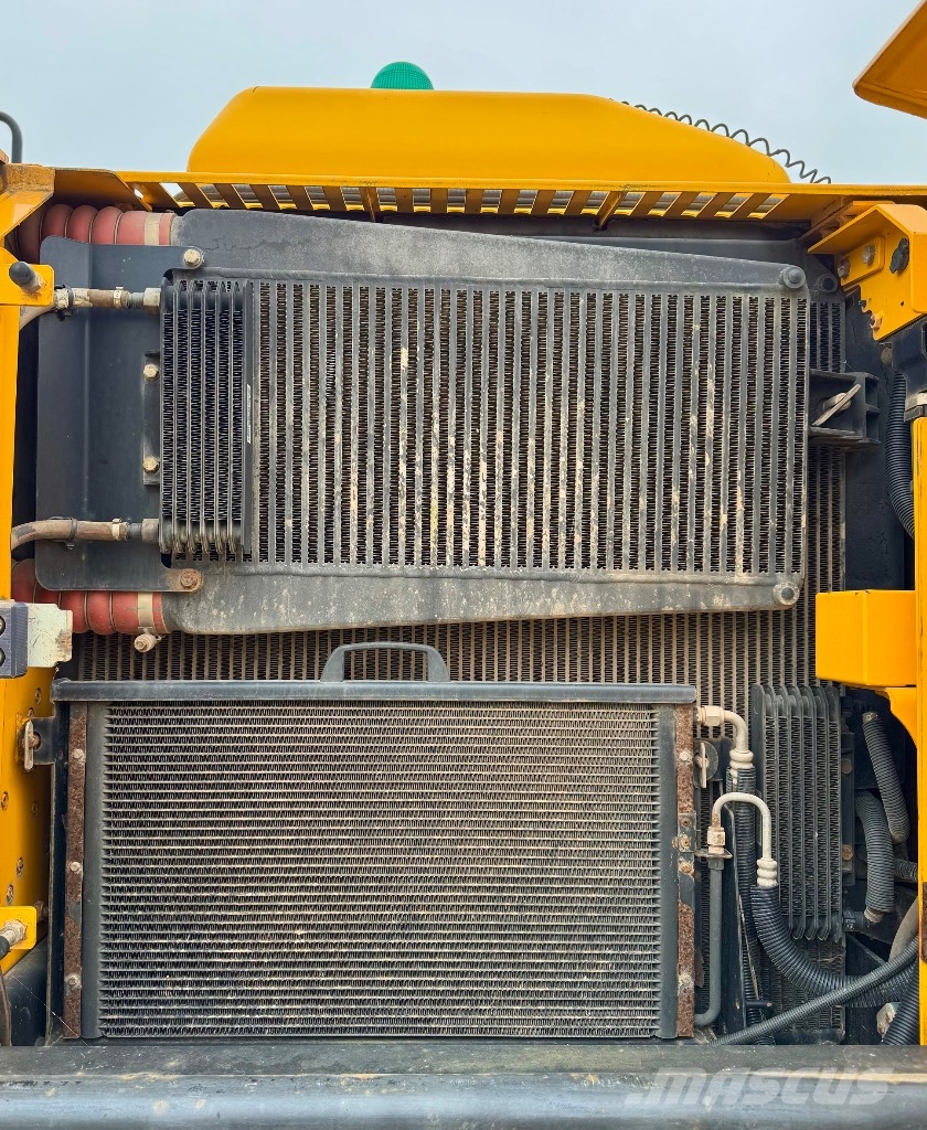 JCB JS 220 LC 大型油圧ショベル12t以上(パワーショベル・ユンボ)