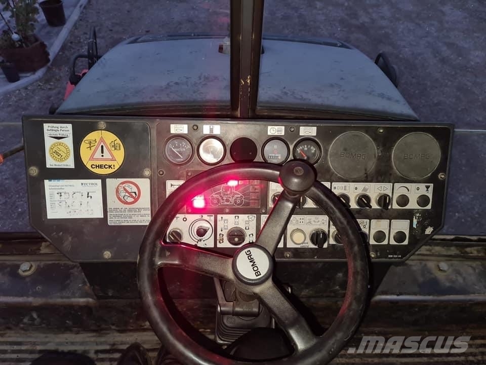 Bomag BW 184 AD Tandemové válce