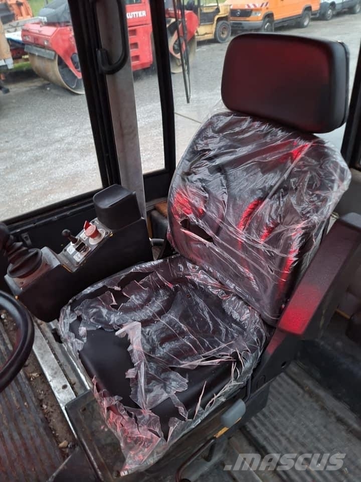 Bomag BW 184 AD Tandemové válce
