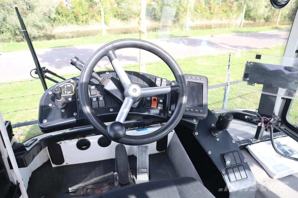Mafi R332 | 4X4 | 32 TON | ROTATING SEAT Terminalni tegljači