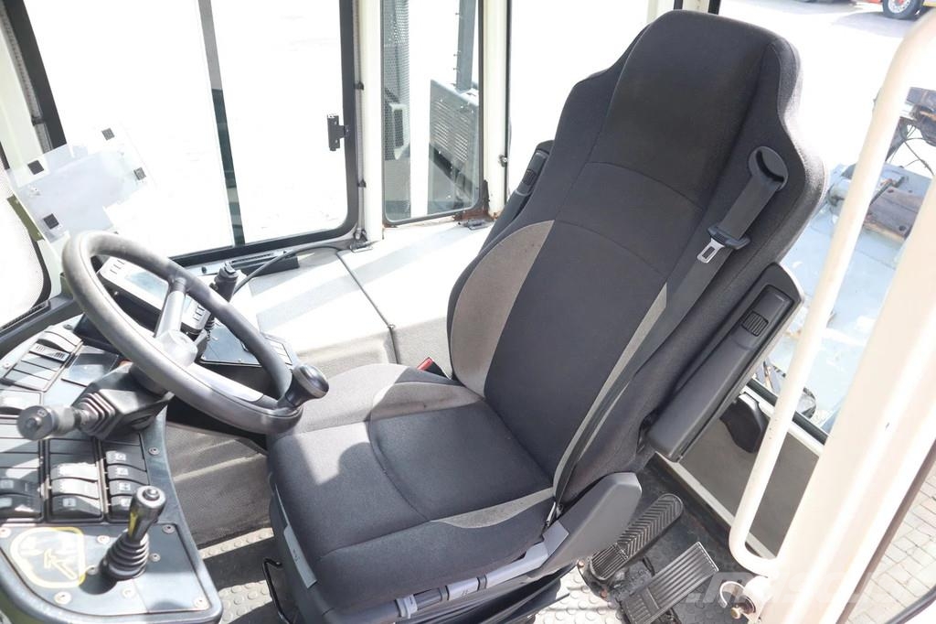 Mafi R332 | 4X4 | 32 TON | ROTATING SEAT Terminalni tegljači