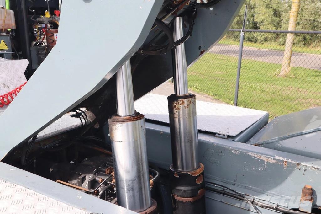 Mafi R332 | 4X4 | 32 TON | ROTATING SEAT Terminalni tegljači