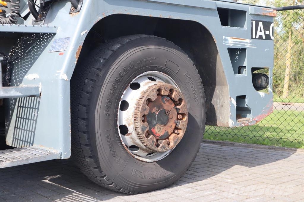 Mafi R332 | 4X4 | 32 TON | ROTATING SEAT Terminalni tegljači