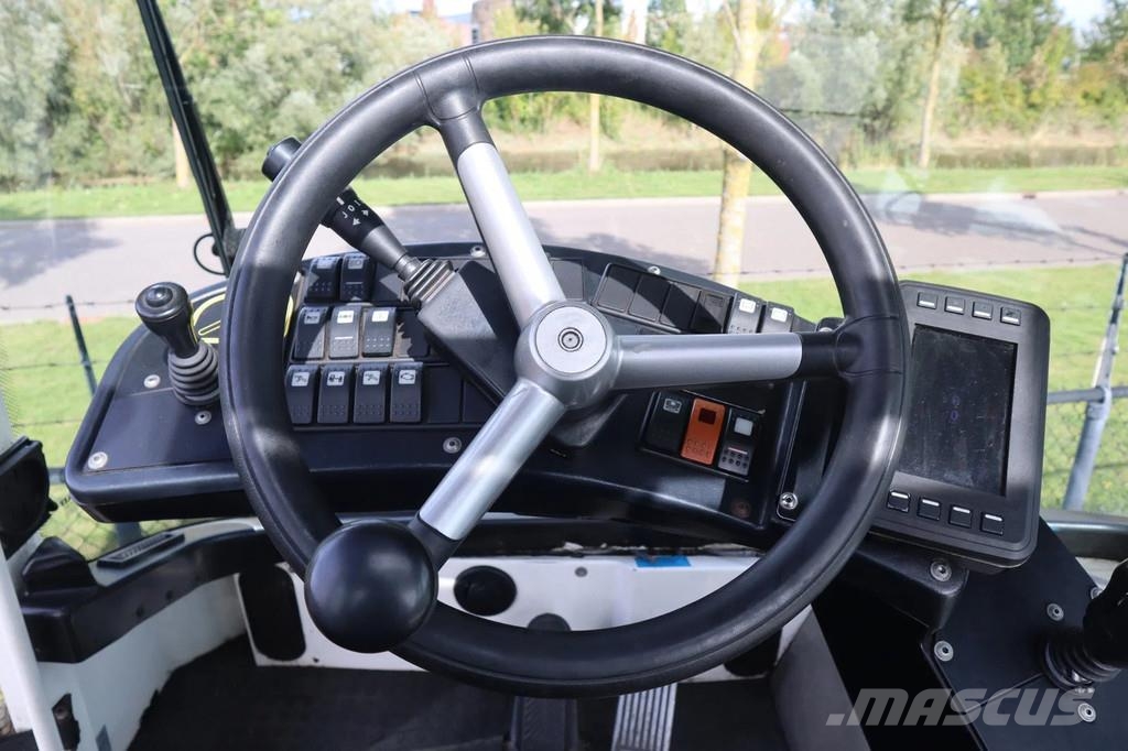 Mafi R332 | 4X4 | 32 TON | ROTATING SEAT Terminalni tegljači