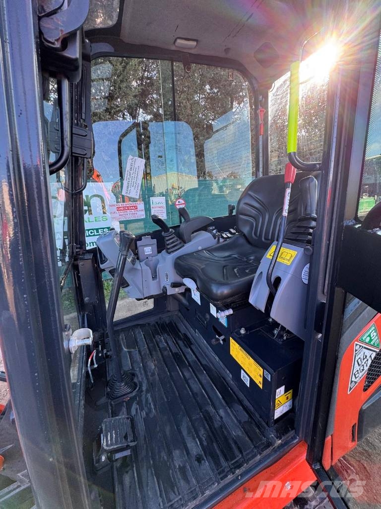 Kubota KX 016-4 ミニ油圧ショベル 7t以下（ミニユンボ・ミニディガー）