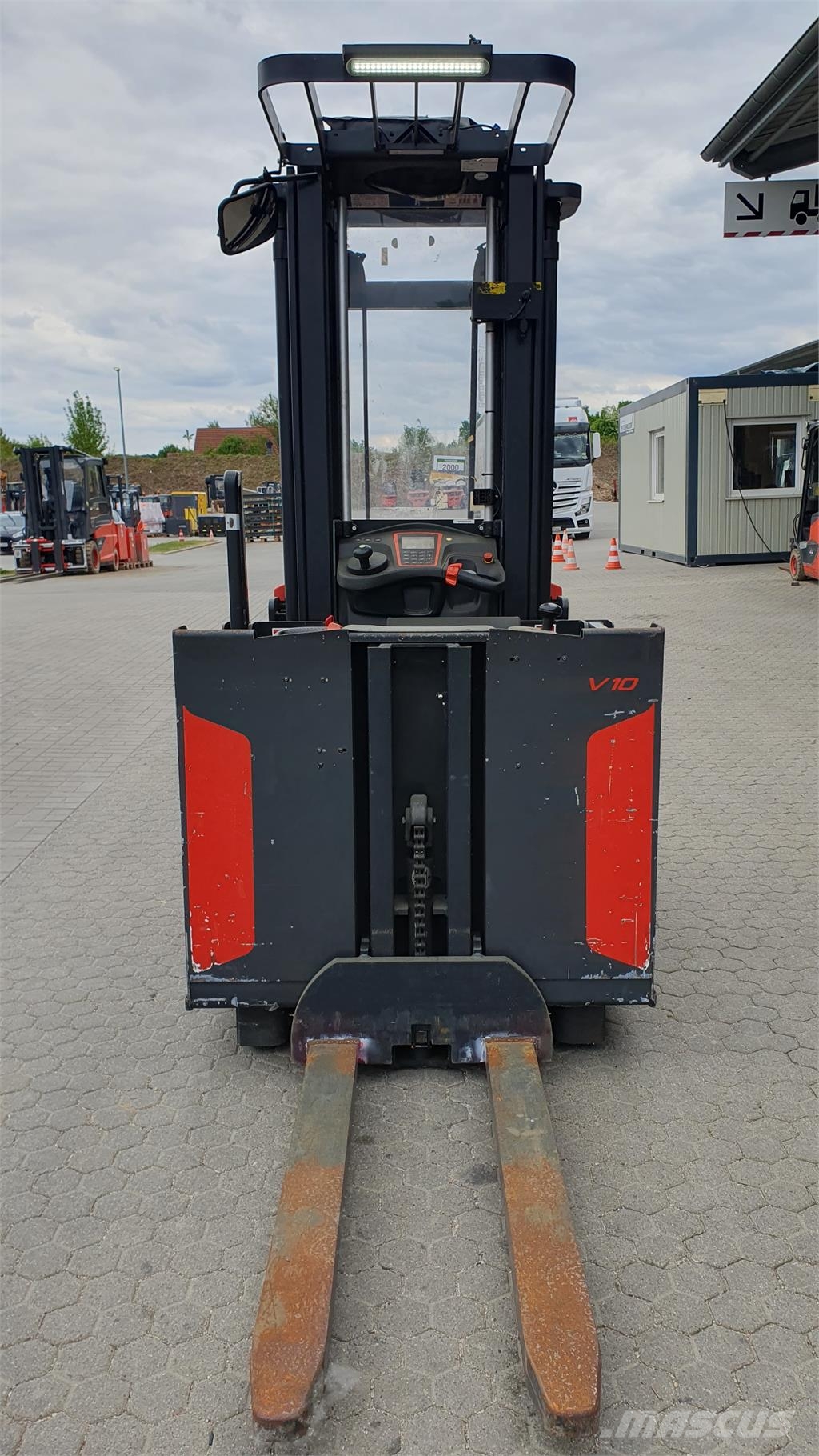 Linde V10 Visoko dizajući komisioni viljuškar
