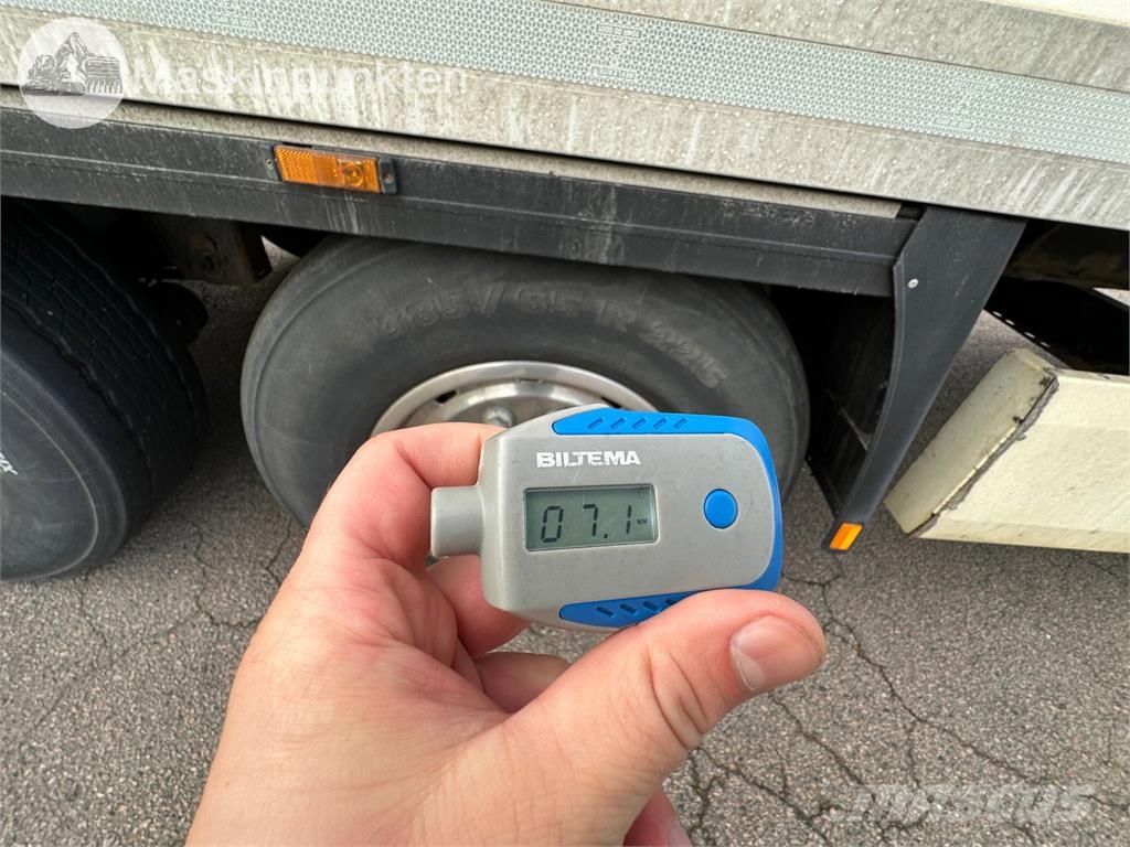 Krone Cool-Liner GFK Piekabes ar temperatūras kontroli
