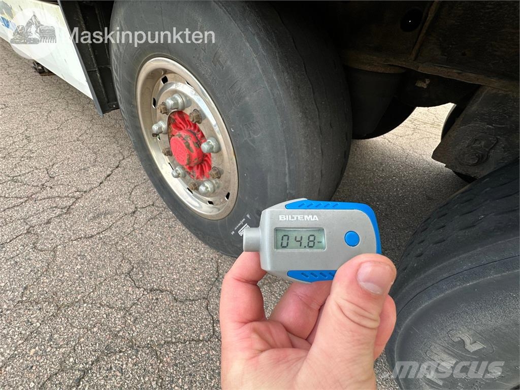 Krone Cool-Liner GFK Piekabes ar temperatūras kontroli