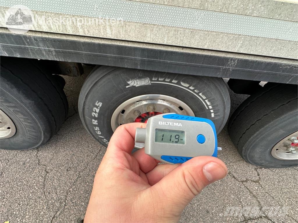 Krone Cool-Liner GFK Piekabes ar temperatūras kontroli